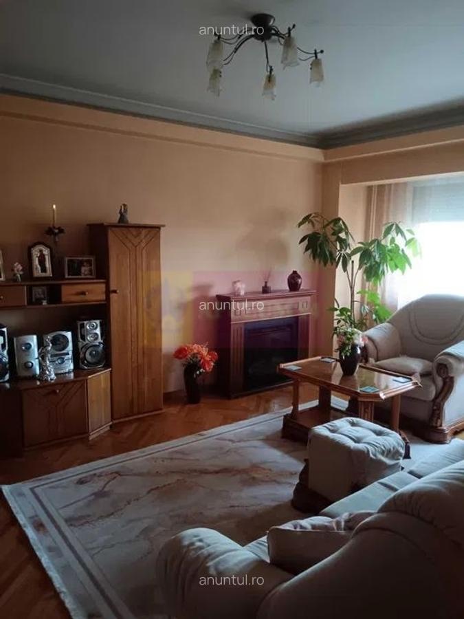 Vanzare apartament cu 3 camere Unirii stradal - 3