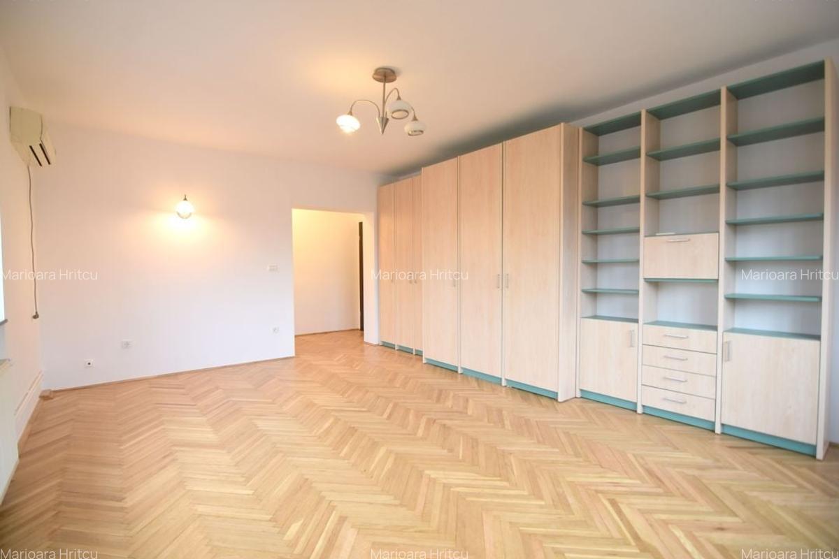 Apartament 4 camere si garaj-zona Central-Favorit - 8