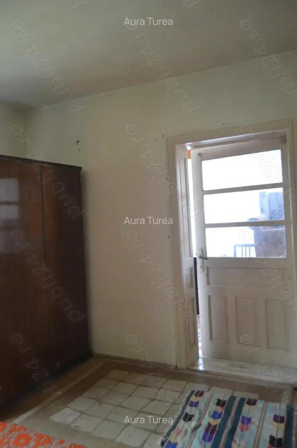 Bran-Casa de locuit cu 3 camere si teren - 10