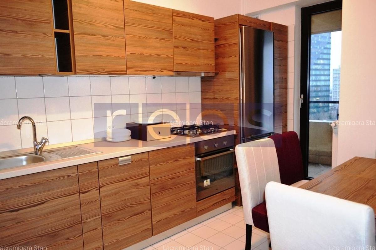 DE VÂNZARE APARTAMENT 3 CAMERE CENTRAL PARK - ZONA STEFAN CEL MARE - 1