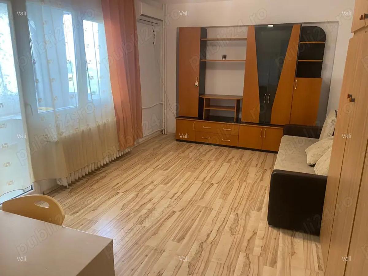 Garsoniera cu terasa mare Militari Gorjului langa intrarea Metrou - 2
