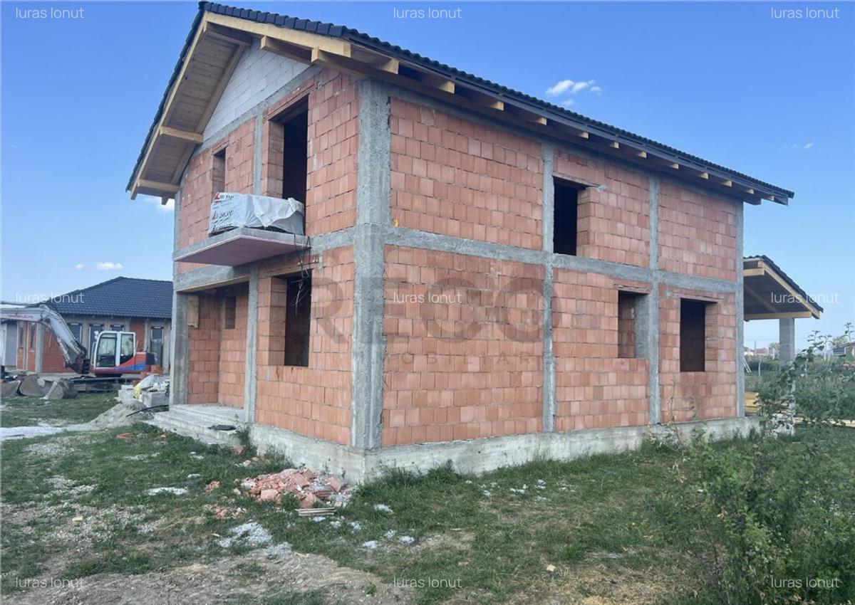 RECO, Casa la rosu in Cihei, Bihor - 2