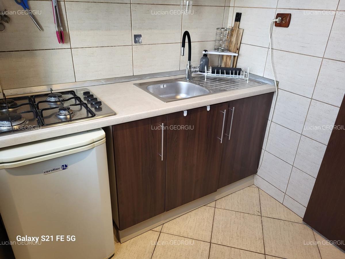 Ultracentral, km 0, mobilat și utilat complet - 4