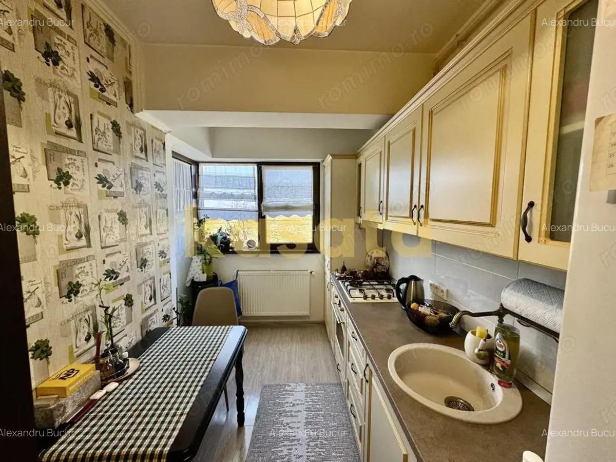 De vanzare apartament cu 3 camere decomandat Sos Chitilei - Colosseum - 15