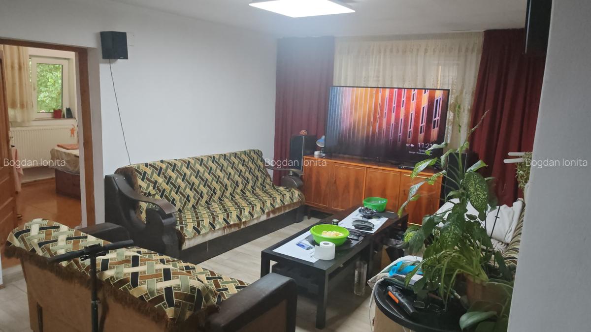 Casă cu 5 camere în Giulești - 57