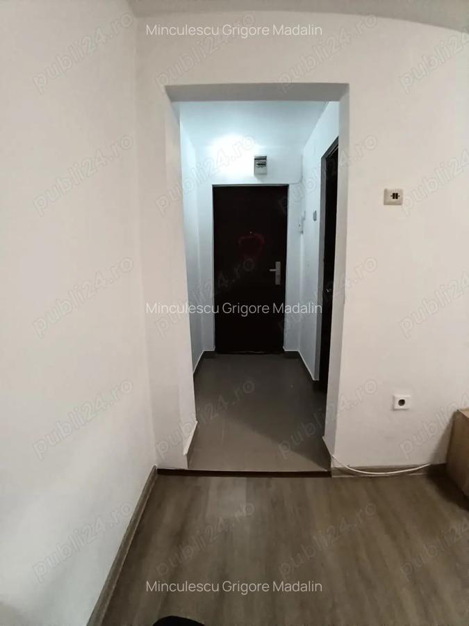 Persoana fizica vand apartament micro 14 - 6