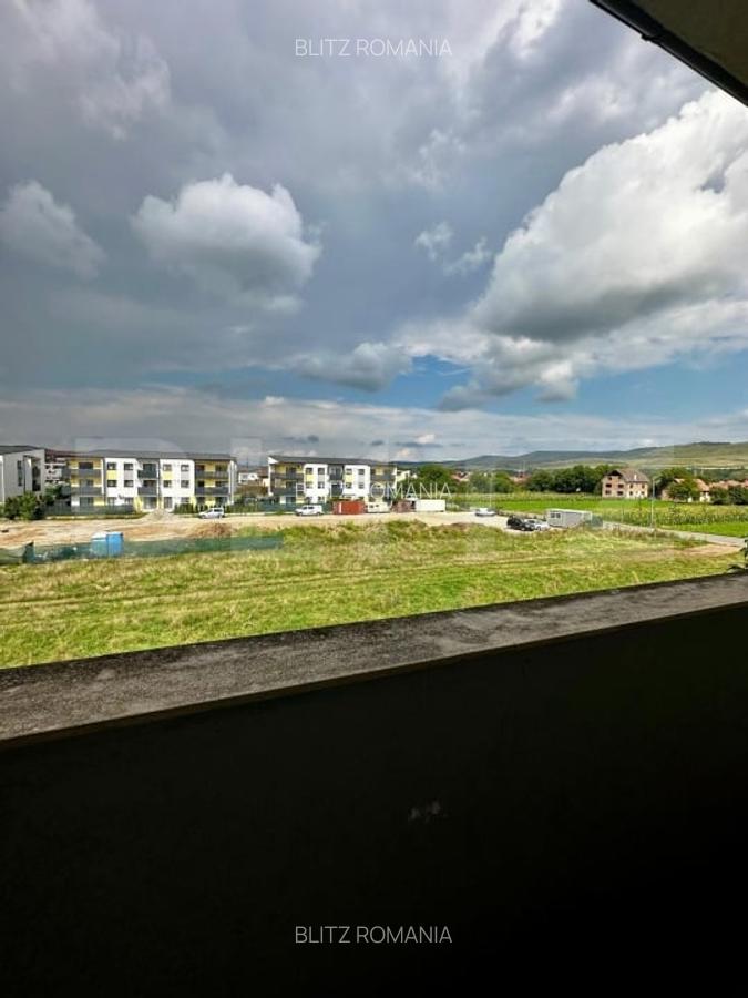 Apartament mobilat utilat, 3 camere, 2 bai, 2 parcari, zona Terra - 1