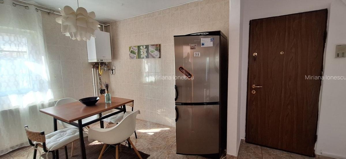 Apartament cu 3 camere decomandat, mobilat în Aradului - 8
