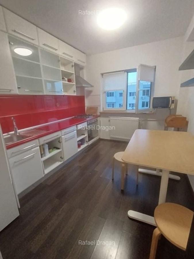 De închiriat 3 camere decomandat, 2 băi, metrou 1 Decembrie - 6