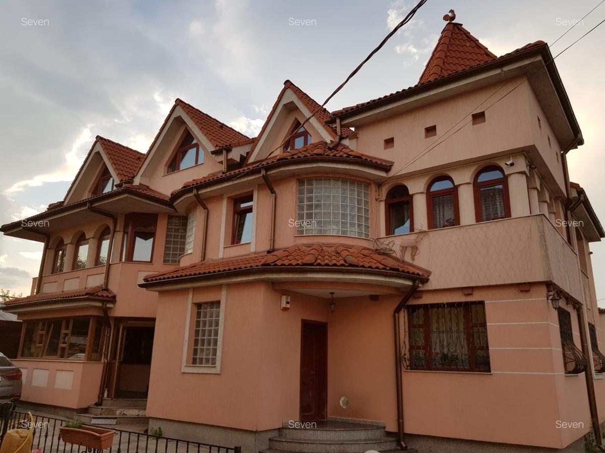 Vila S+P+E+M - zona Km. 5 - 450.000 euro(Cod E7) - 1
