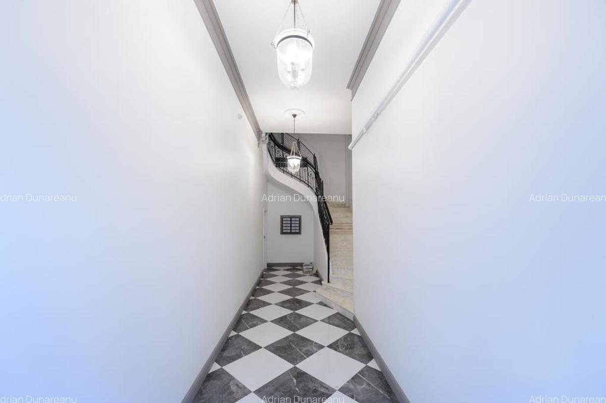 Apartament in imobil magnifique aproape de parc si plaja - 1