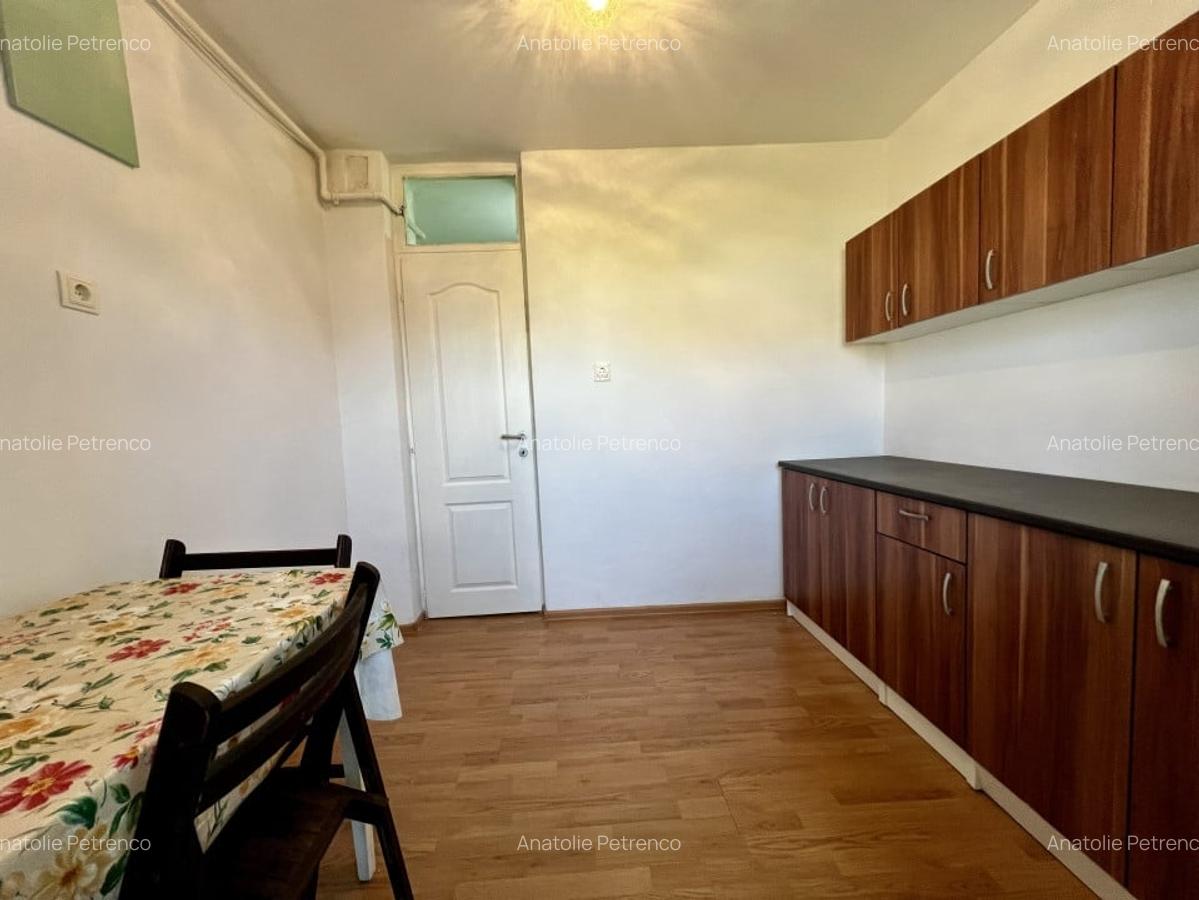 Apartament 3 camere cu garaj, decomandat, etaj intermediar, 65mp, zona Girocului - 8