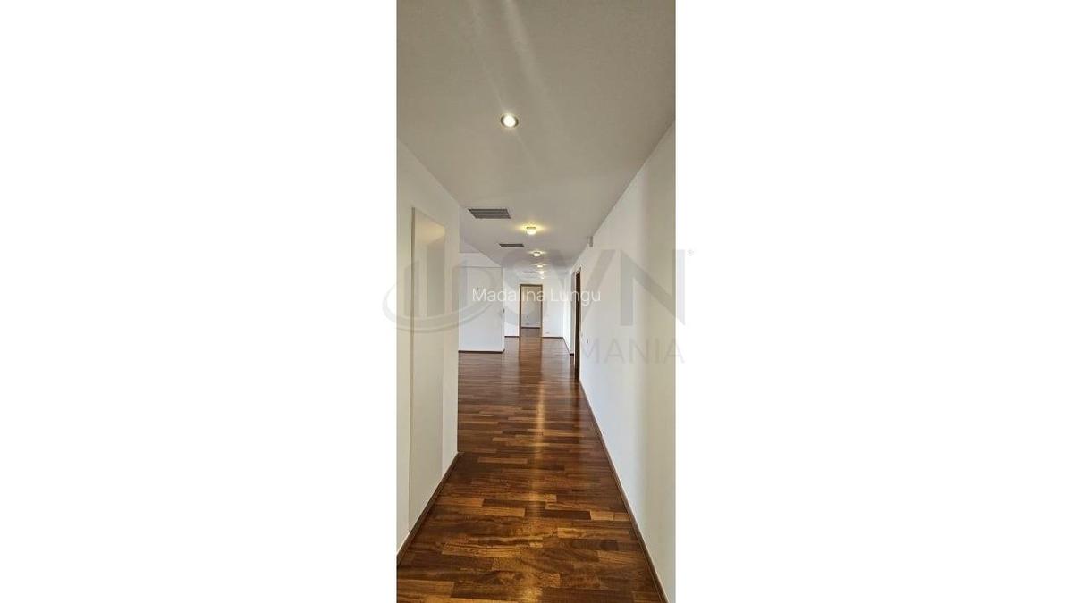 Apartament cu 4 camere decomandat în Băneasa - 14