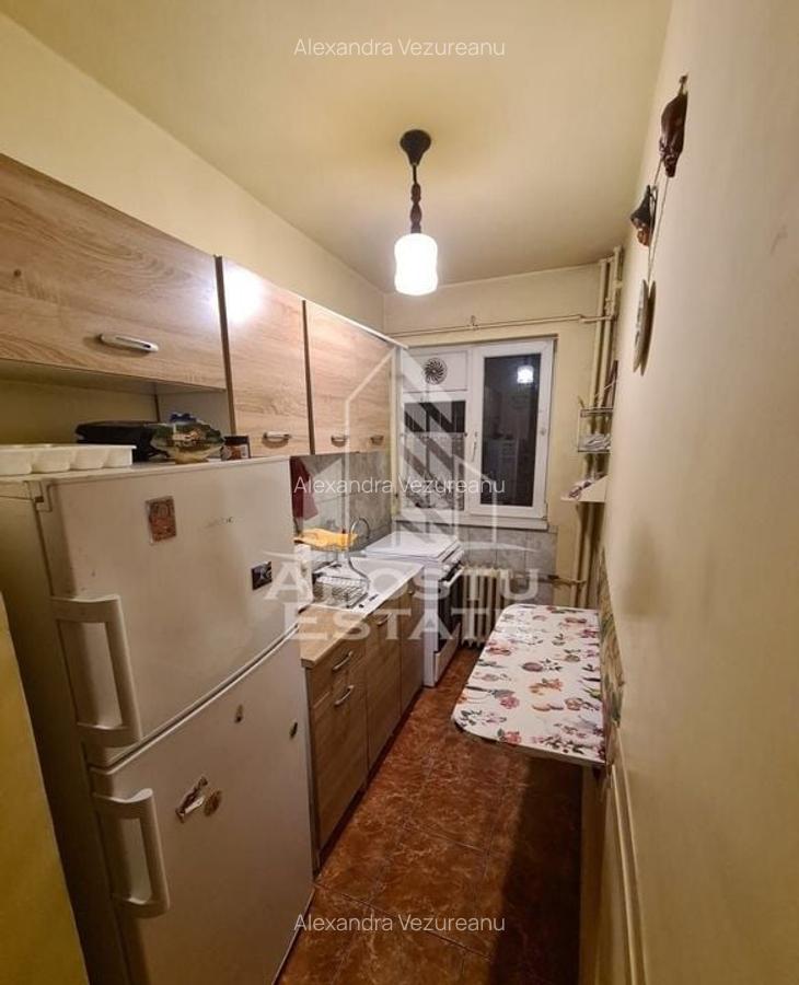 Apartament cu 3 camere semidecomandat, mobilat în Șagului - 1