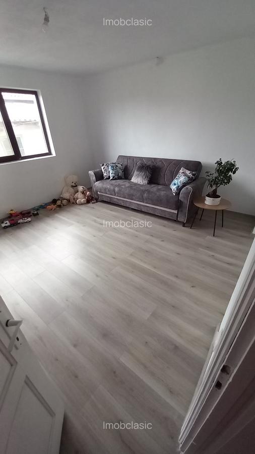 Vanzare proprietate- casa si teren Gheboieni Dambovita - 3