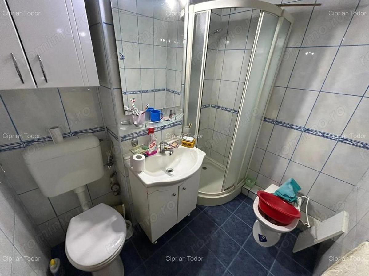 Apartament 3 camere, etaj 1 - zona Centru - 1