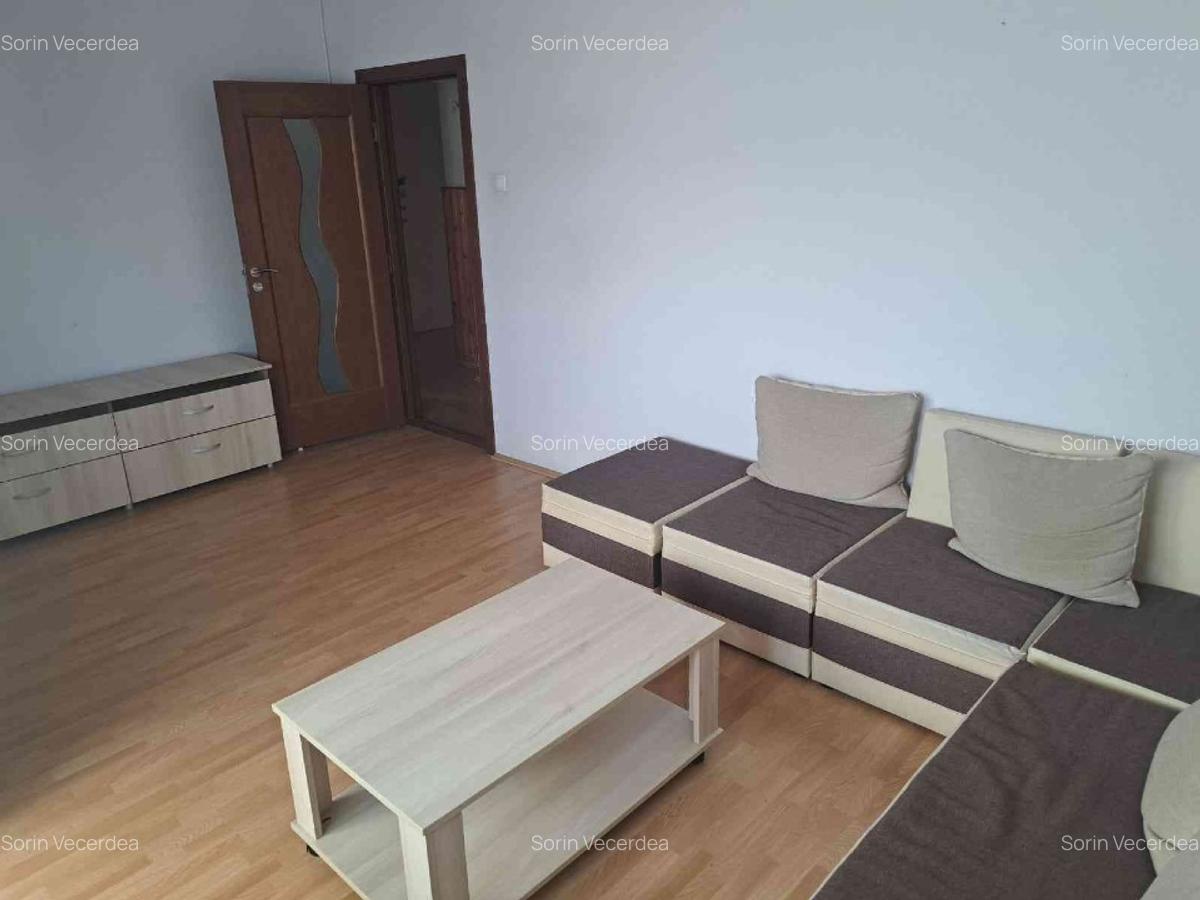 Apartament 4 camere de vanzare - 2