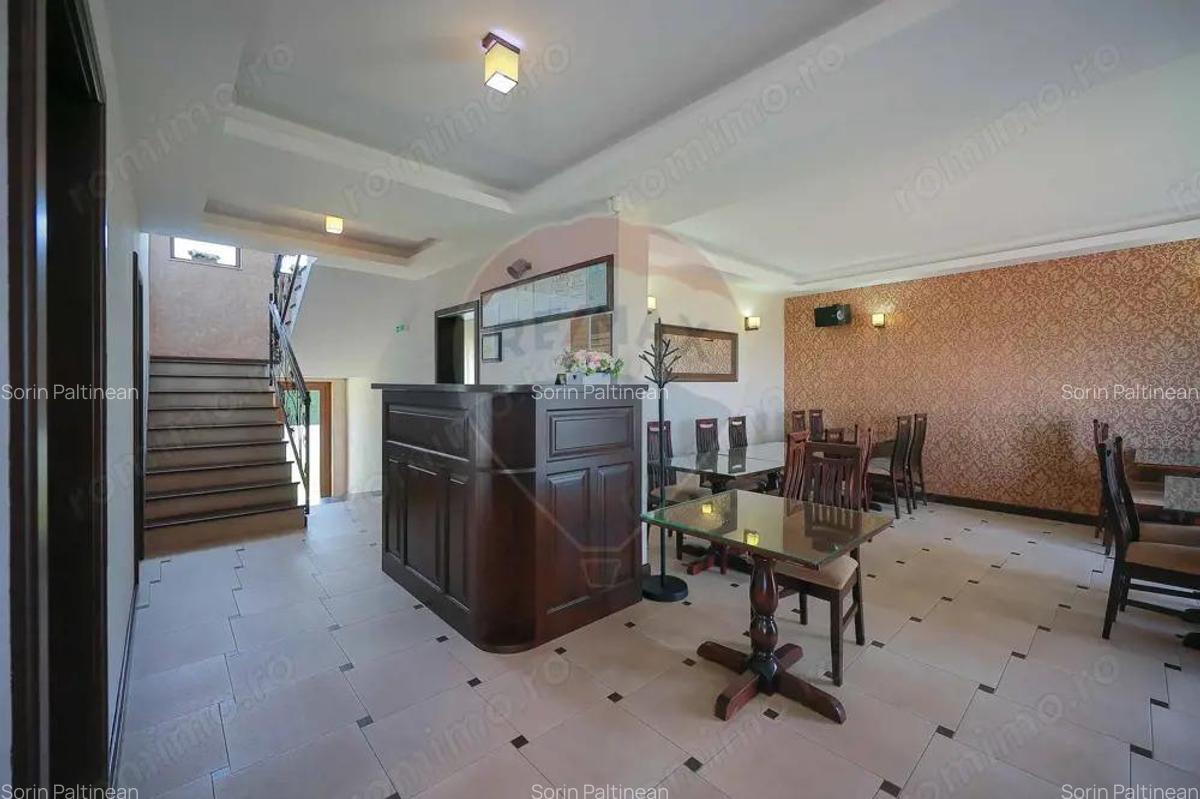 Pensiune cu piscina de vanzare in Beverly Hills , Sanmartin - 15