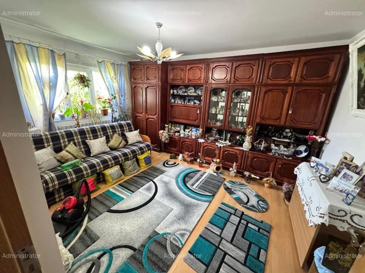 Apartament 4 camere decomandat CET - 8