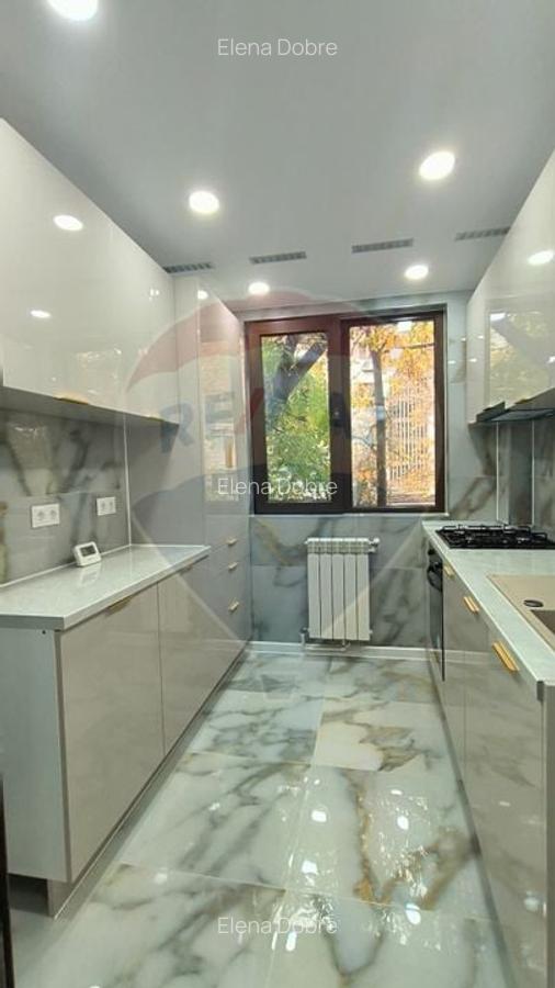 Apartament cu 2 camere de vanzare complet renovat in Tiglina 1 - 12