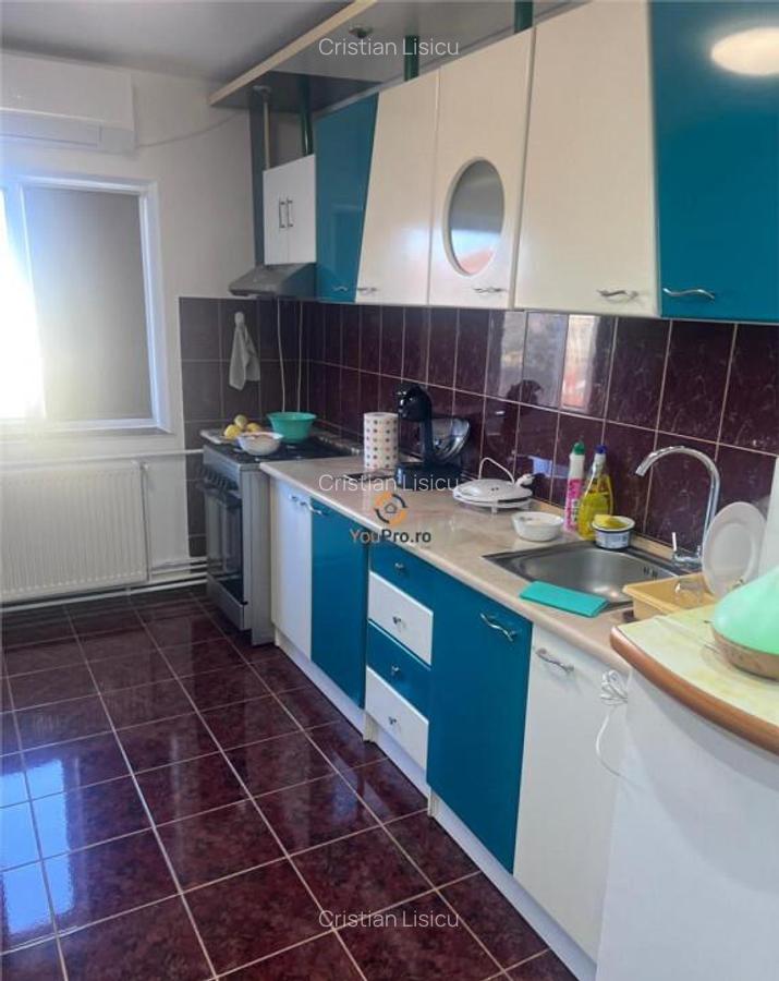 Decomandat 3 camere cu vedere pe 3 parti - 1