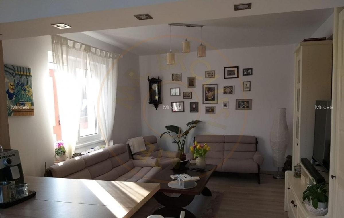 De vanzare Apartament in casa, 3 camere ,str Argesului - 2