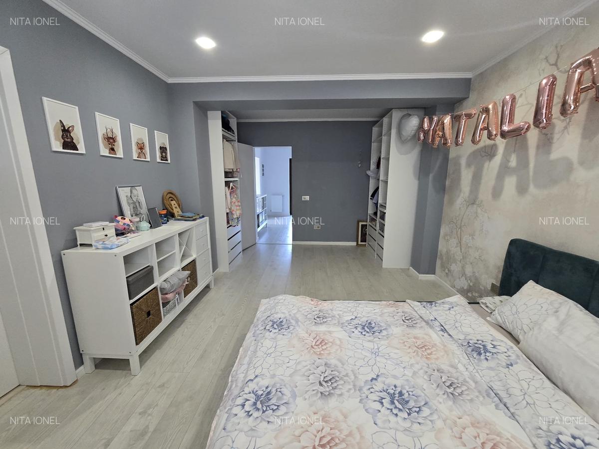 Duplex P+E+M ,suprafata teren 350mp,amprenta 102mp,construita 306mp,utilata/mob - 17