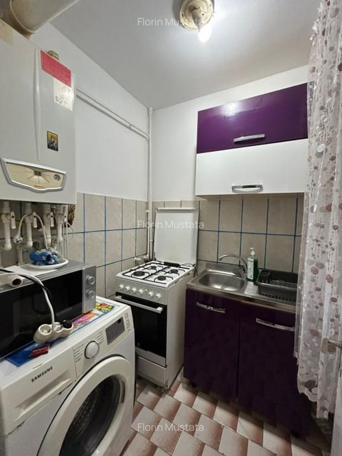 Etaj 1, Garsoniera mobilat utilata, zona Bariera. - 3