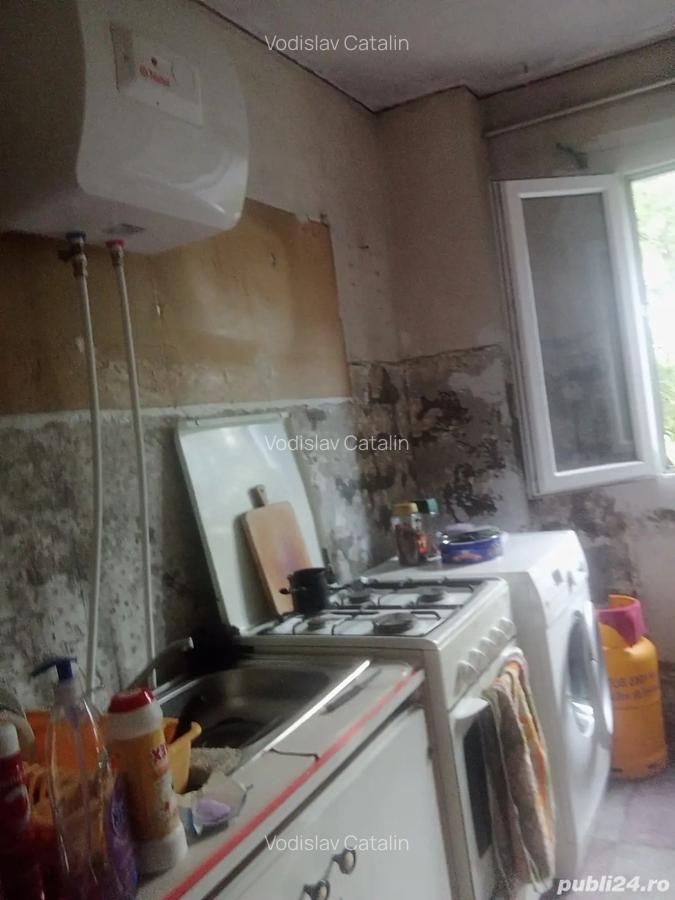 Vand apartament cu 3 camere decomandat et.4 zona Take Ionescu,str.Bucuresti pret 89000 euro negociab - 3