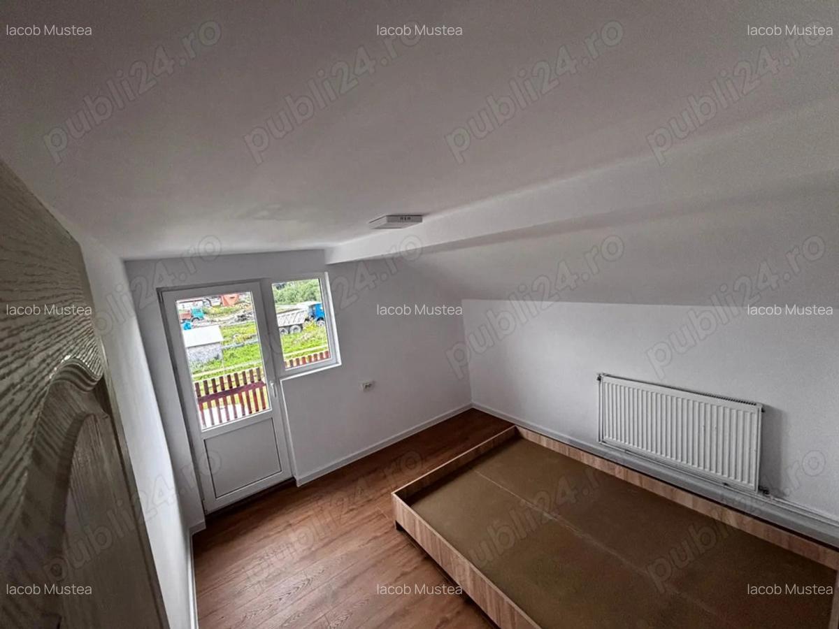 Casa de vanzare ?i teren aferent Dorna Candrenilor Suceava - 8