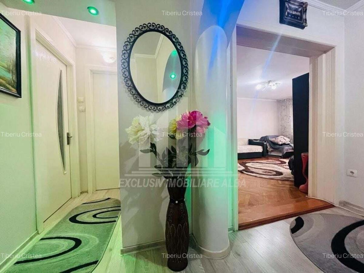 Apartament cu 3 camere decomandate, 2 bai, Cetate - 3