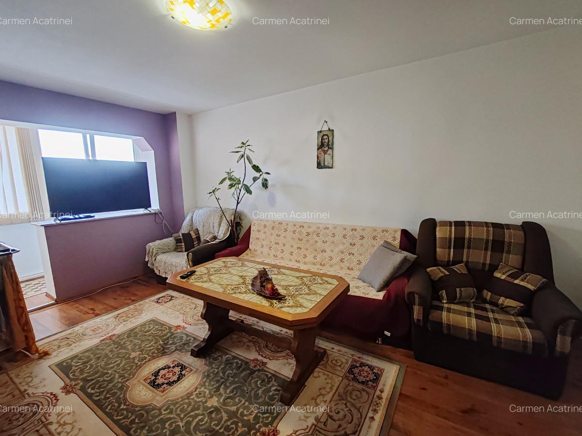 Apartament cu 3 camere decomandat în Răcădău - 3