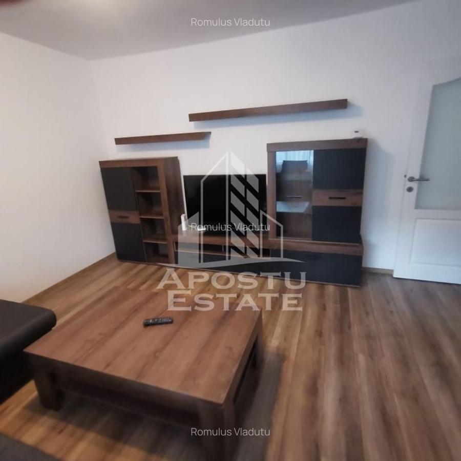 Apartament cu 3 camere, 2balcoane,2 bai, complex, centrala proprie,AC - 5