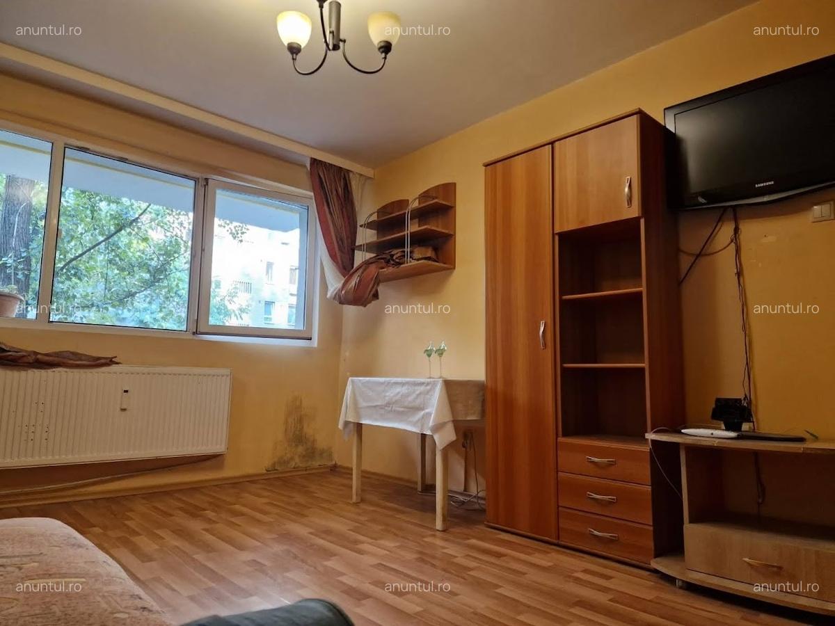 Drumul Taberei, Plaza Romania - 1