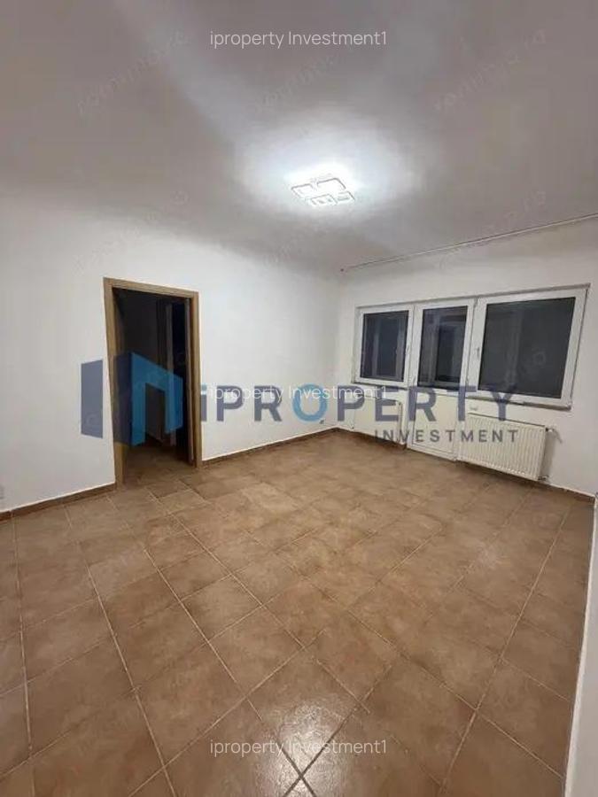 Bd Unirii | 2 Camere Nemobilate | Centrala Proprie | Balcon - 1