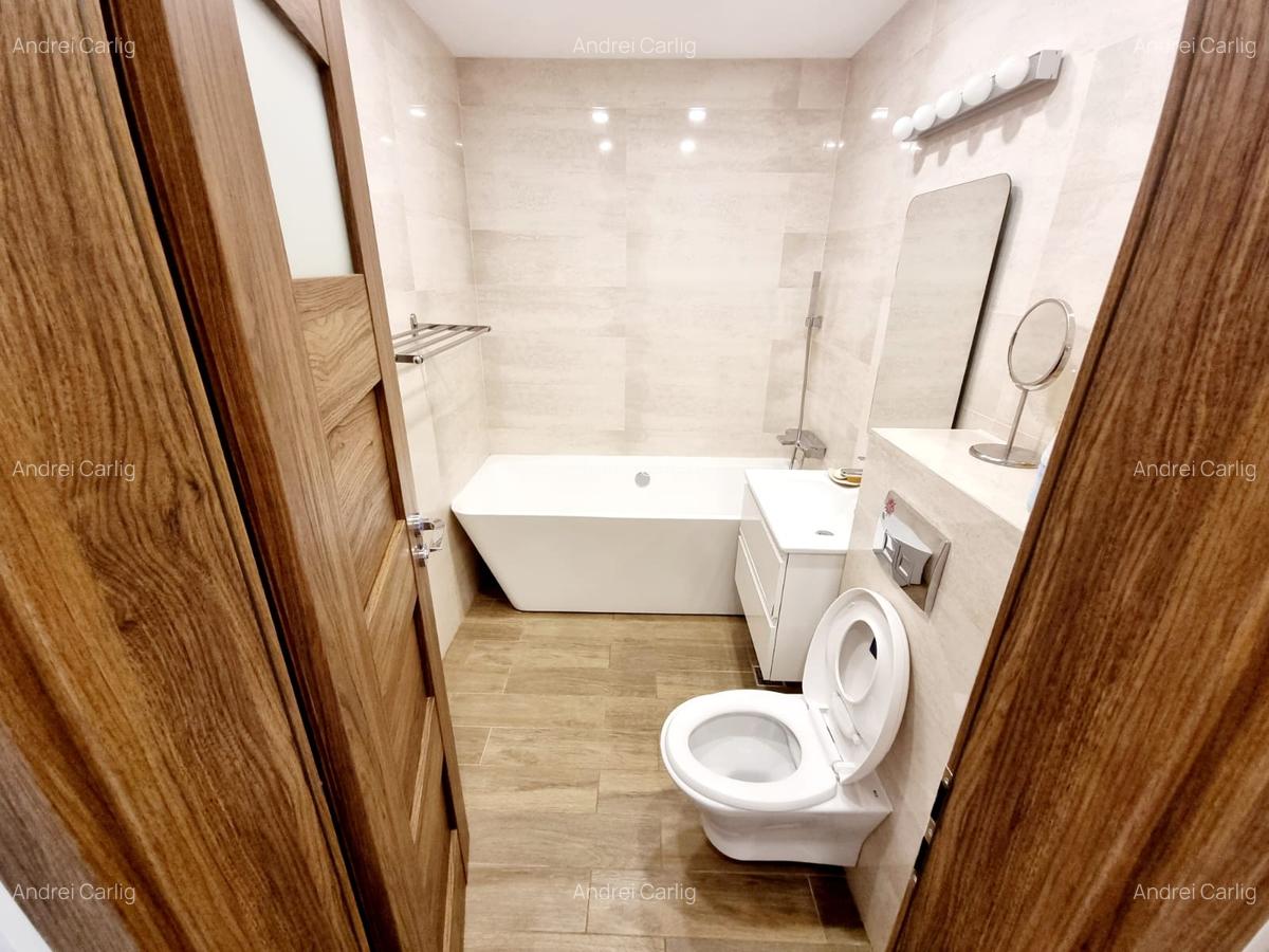 Apartament 3 camere decomandat, 2 bai, Centru, renovat - 9