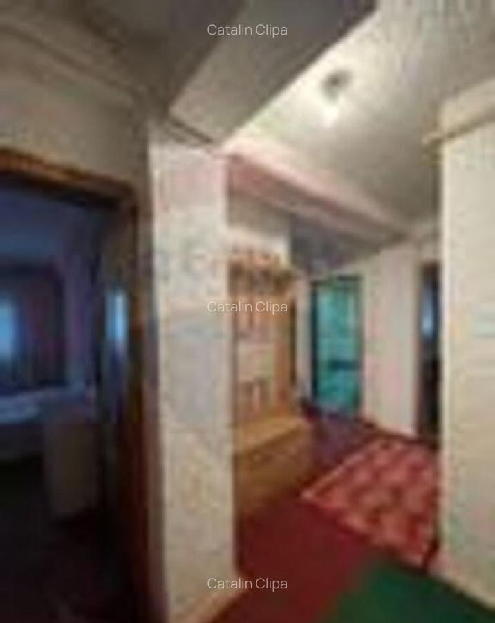 Apartament cu 3 camere de vanzare in zona Sud-Est - 1