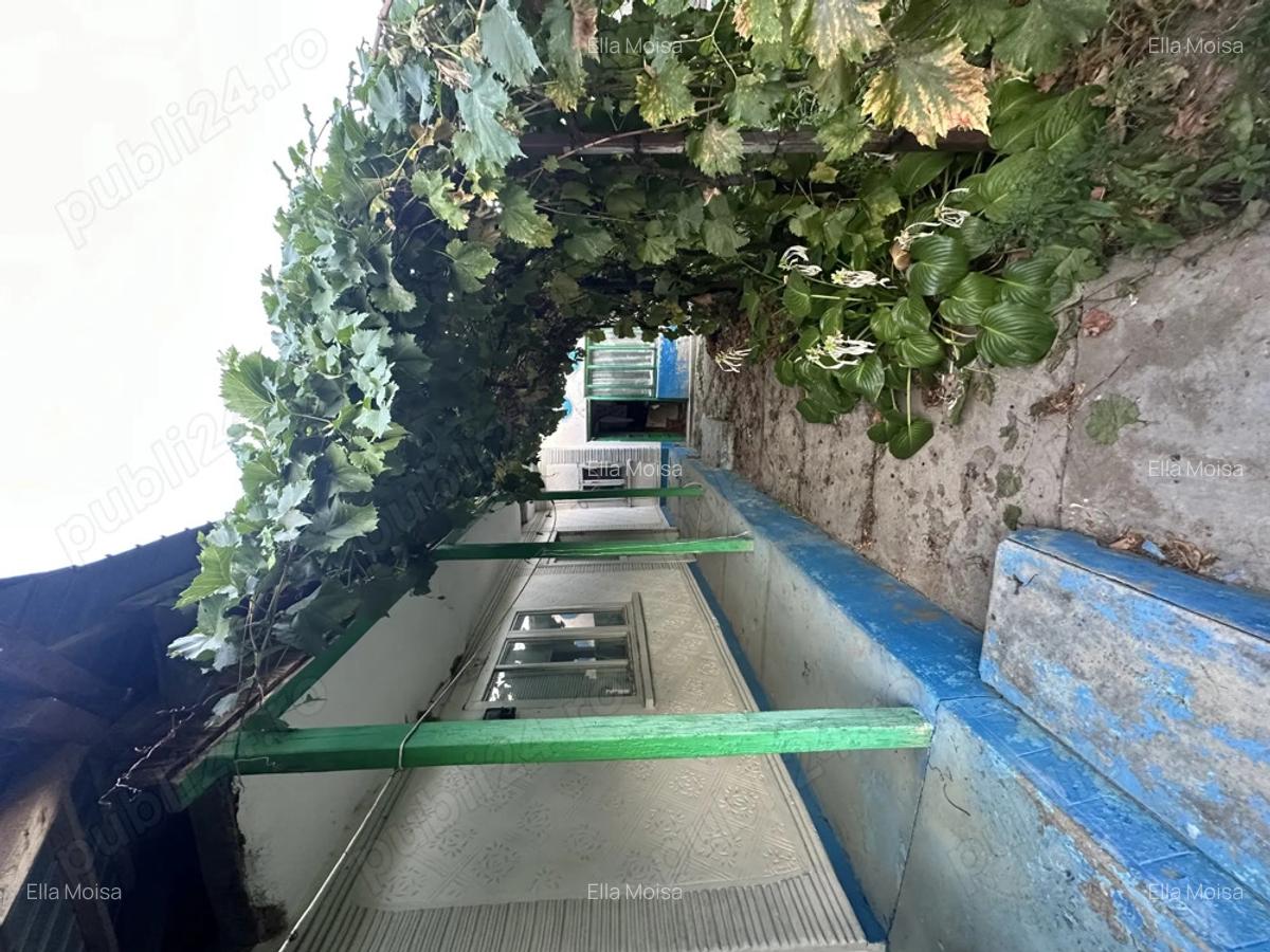 Vand casa batraneasca - 1 Vand casa batraneasca - 1