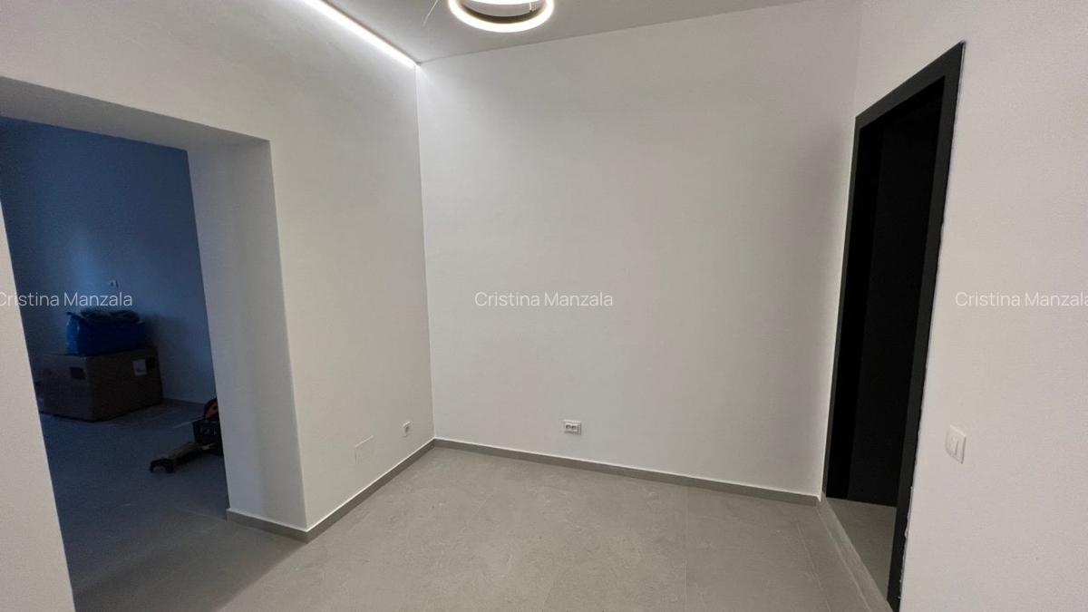 Tineretului-Parcul Carol ,casa renovată P+1,fara curte ,100 mp ,terasa mare - 5
