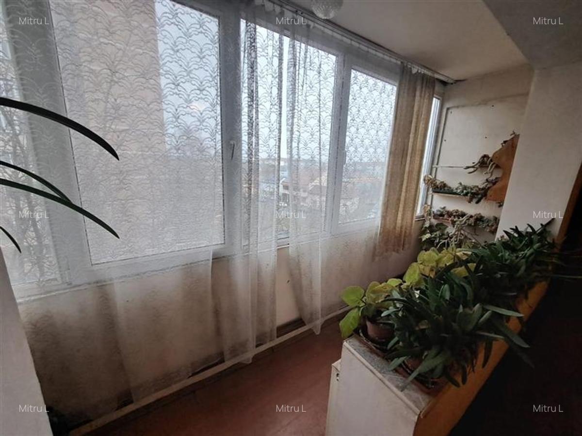 4 camere decomandat, zona Circumvalatiunii CENTRALA PROPRIE - 5