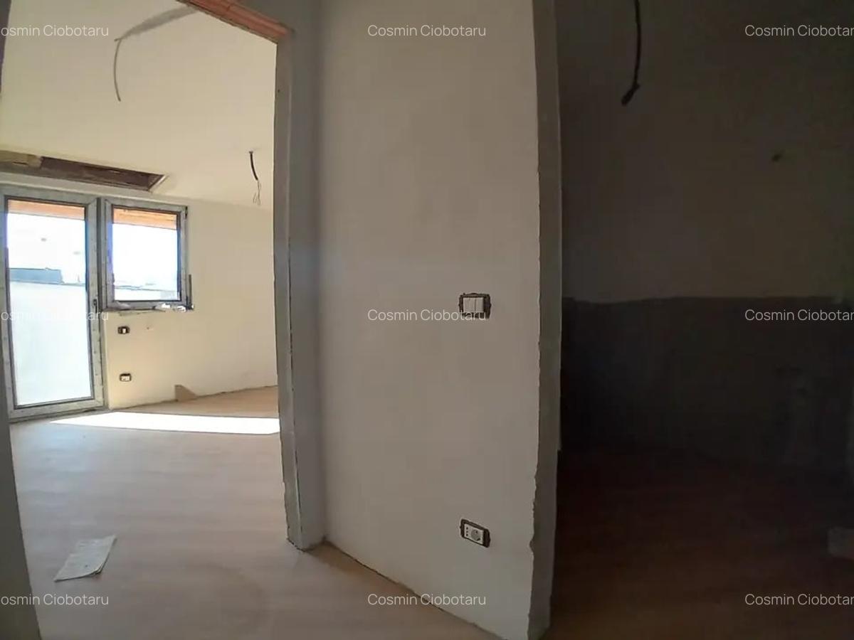 Vilă de Epocă Spatioasă în Zona Vitan Mall - 12