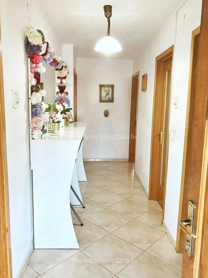 Vila P+2 cu 4 Apartamente / Spa?iu Comercial PROPRIETAR - 13