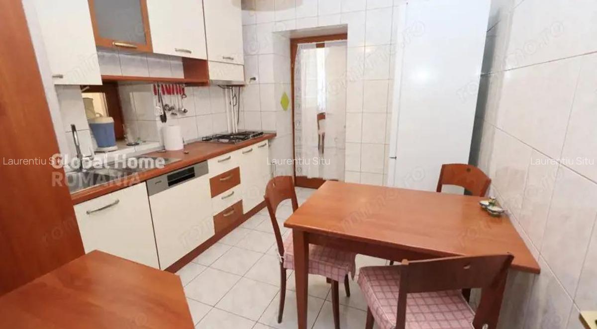 Apartament 4 camere Piata 1 Mai | loc parcare in curtea interioara | 4 balcoane - 20