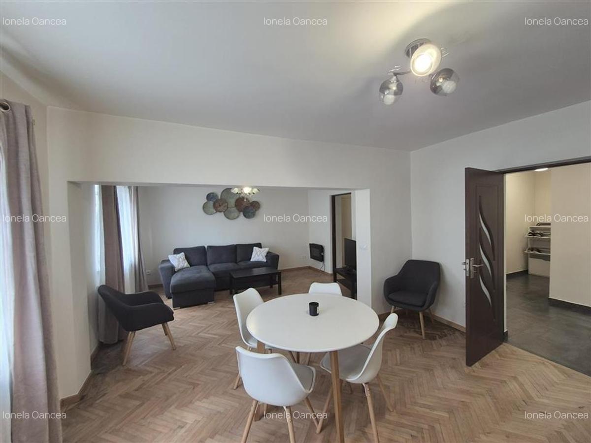 Oportunitate investitie,  4 apartamente la casa, Noua - 1