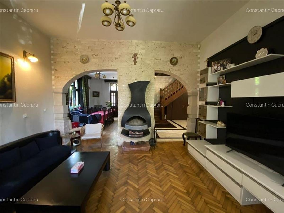 Vila brancoveneasca pretabila: birouri, clinica, ceainarie - 4