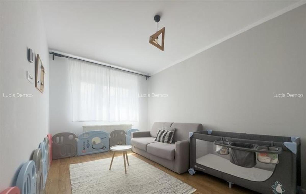 Apartament cu 2 camere, decomandat, Tractorul, Kasper, Coresi, Brasov - 2