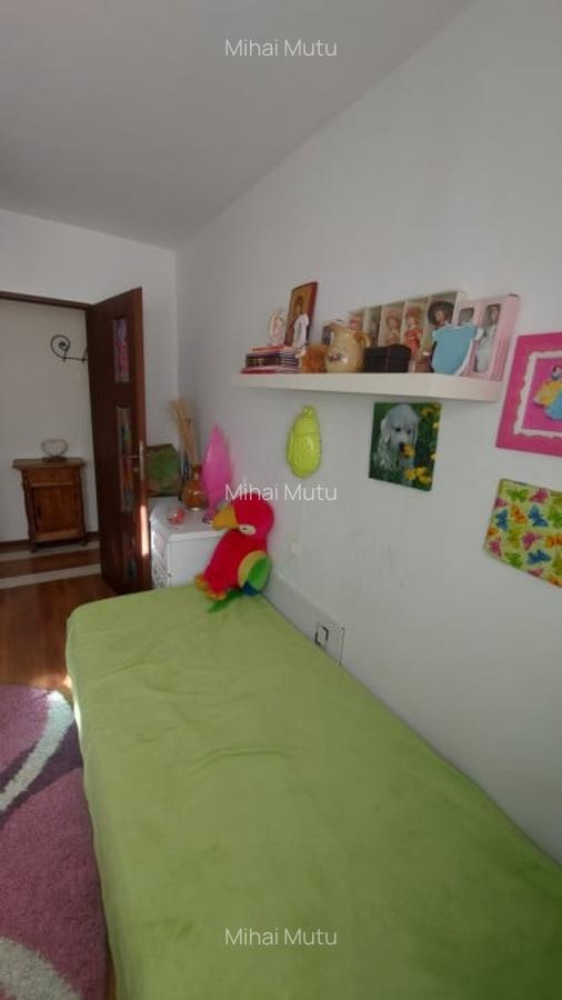 Vanzare apartament 3 camere Etaj 1 Tractorul Brasov - 17