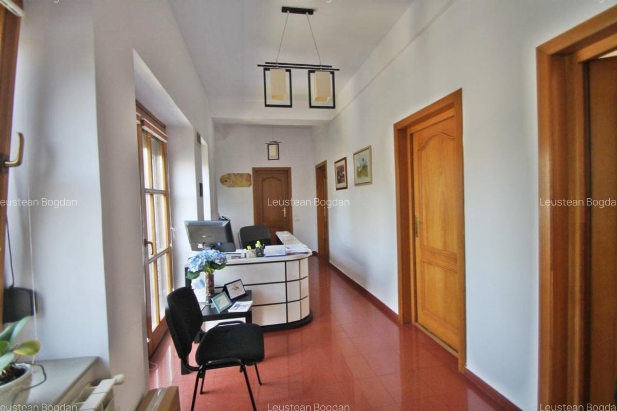 Casă cu 8 camere în Tomis II - 7