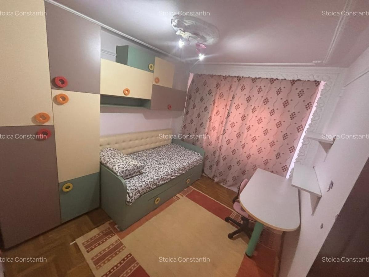 Apartament 3 camere de vanzare - Zona Garii, str. Longinescu - 2
