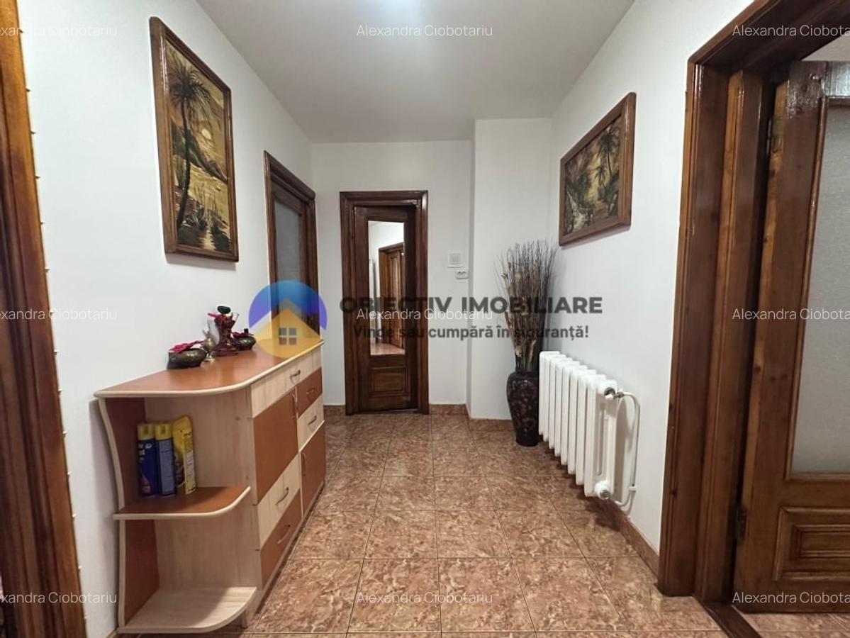 Apartament 3 camere de vanzare - Bulevardul General Dascalescu, Piatra Neamt - 4
